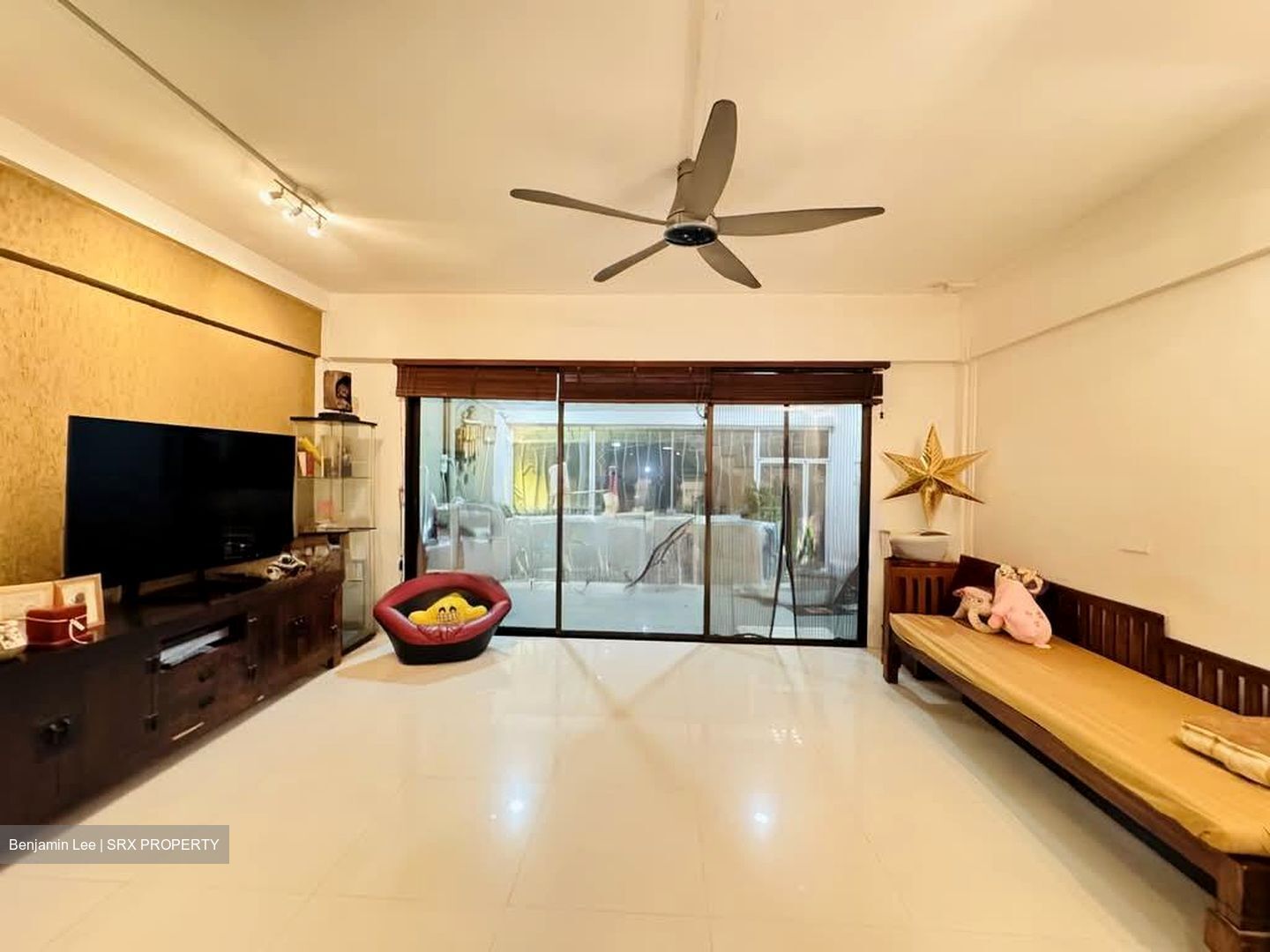 Blk 335 Jurong East Avenue 1 (Jurong East), HDB Executive #537235491